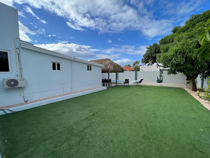 Exterior & Views 2, NEW Palm Beach 100h