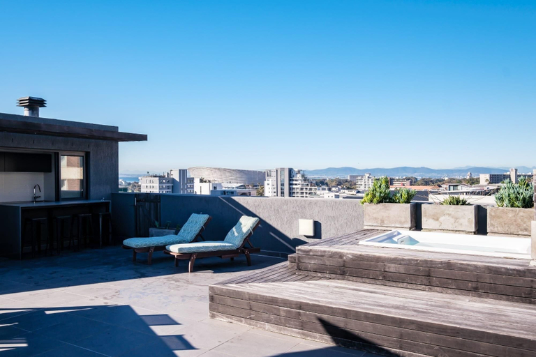Exterior & Views, Modern Apartment w Rooftop Deck Jacuzzi Penthouse on S, City of Cape Town