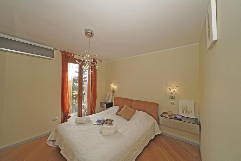 Bedroom 5, Apt Il Barcone in Sirmione, Brescia