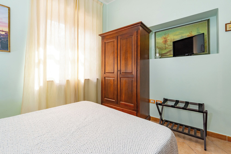 Bedroom 4, B&B Hibiscus, Salerno