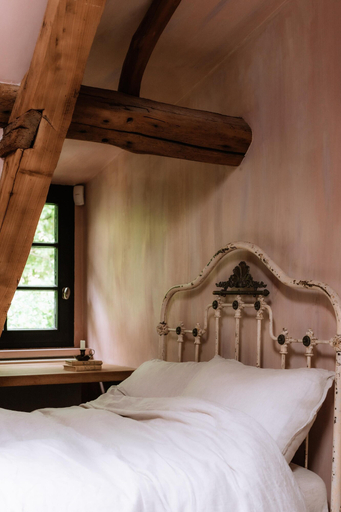Room 5, La Petite For t Cottage in Brussels Countryside, Vlaams Brabant
