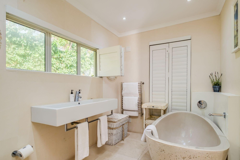 Others 2, Beach-style Camps Bay Home w Pool Garden Barbados, City of Cape Town