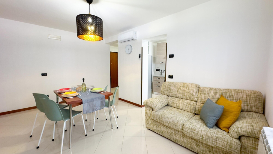 Others 4, Hellen House by Ca-sa Check, Venezia