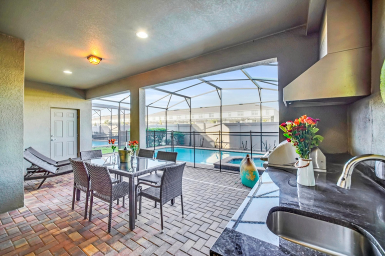 Room 1, Modern Home Private Pool Sleeps 15 Ww102, Osceola