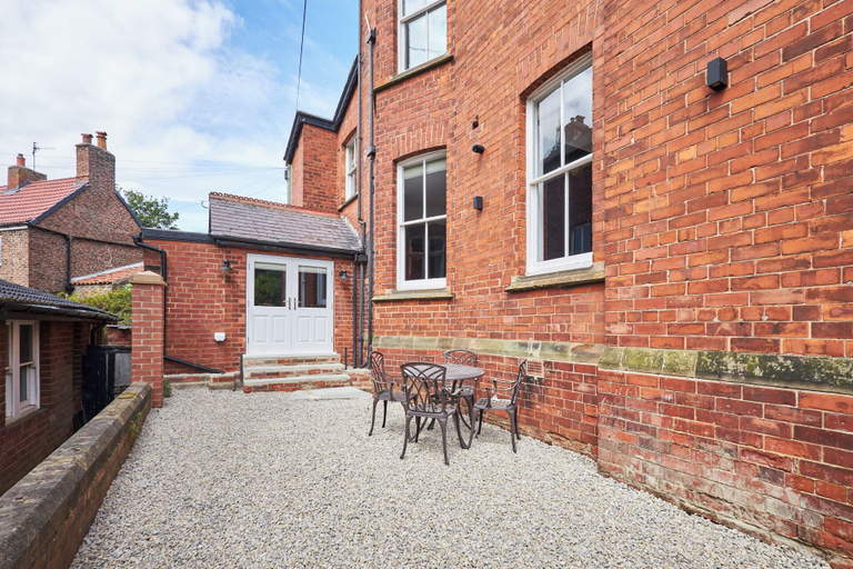 Others 5, Host Stay Fable, North Yorkshire
