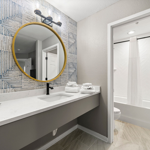 Bathroom, Prime Buckhead Chic Condo in Atlanta, Atlanta