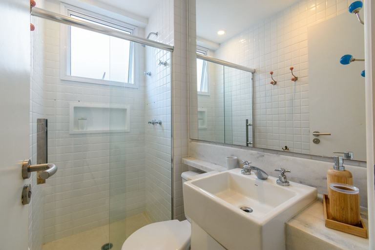 Bathroom 3, Pé na areia com charme e elegância, São Sebastião