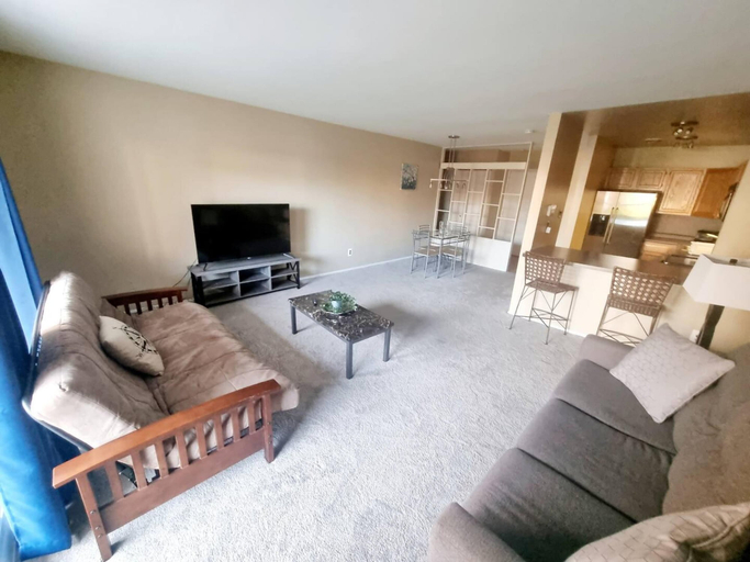 Room 1, Amazing 2 Bedroom 2 Bath Condo, Montgomery