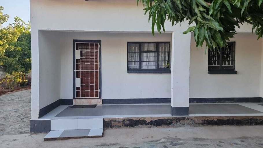 Exterior & Views 2, Eagle Weavers Nest, Livingstone