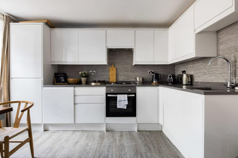 Others 4, Modern Duplex Near Oxford Street, London