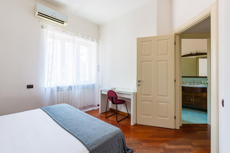 Bedroom 3, Alehouse at Napoli Expo, Napoli