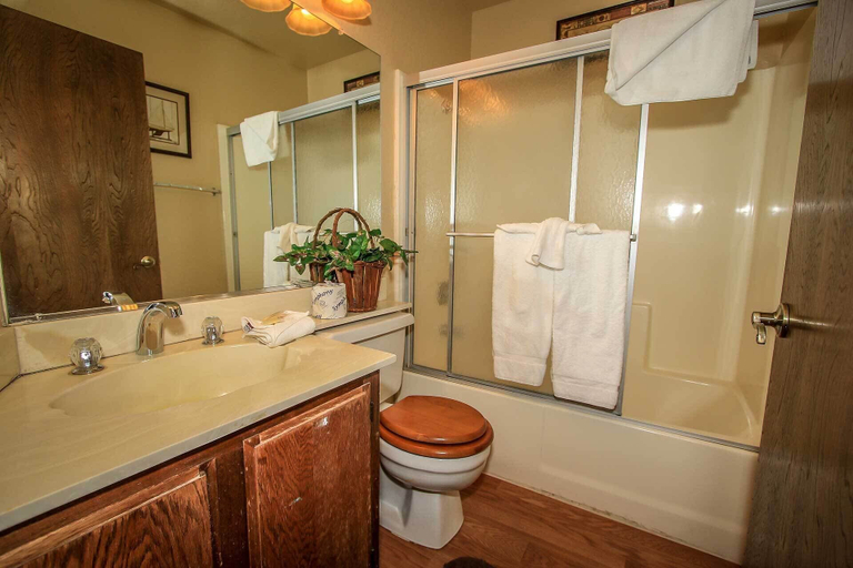 Bathroom, Boulder Creek #1417, San Bernardino