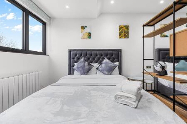 Others 4, Modern Spacious Suite Sleeps 4 in Central London, London