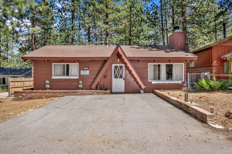 Exterior & Views 2, Pine Cone Cottage #2191, San Bernardino