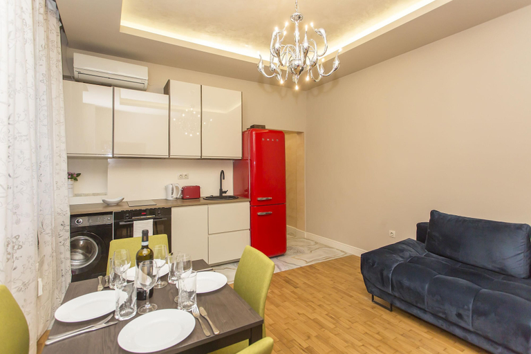 Others 1, Elegant 2bdr Apartment With a Balcony, Stolichna