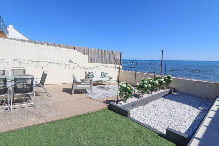 Room 4, Coorie By The Coast Beachfront Cottage Arbroath, Angus