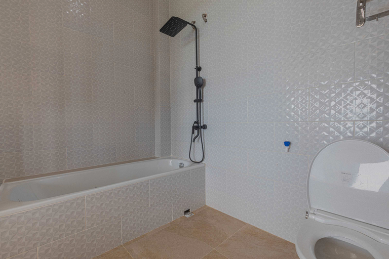 Bathroom 8