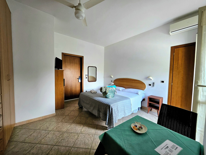 Bedroom 4, Hotel Cerrano, Teramo