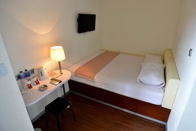 Bedroom 15