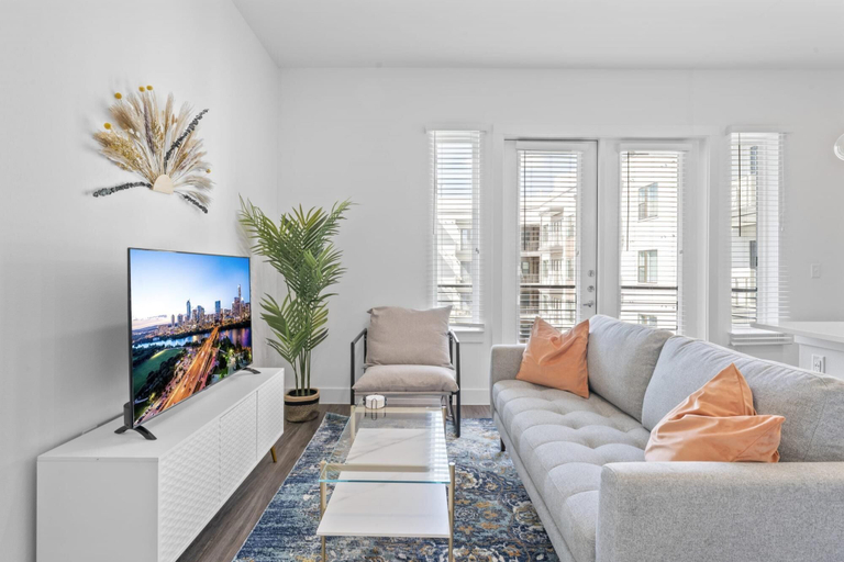Room 3, Prime West Downtown Studio w Washer Dryer, Travis
