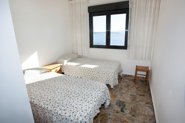 Bedroom 2, 104064 - Apartment in Portonovo, Pontevedra