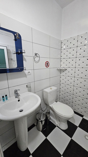 Bathroom 4, Vila Finnley, Sarandës