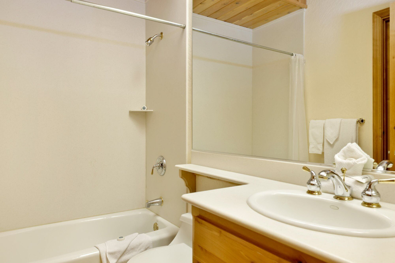 Bathroom 4, Starlight Vistas #1524, San Bernardino