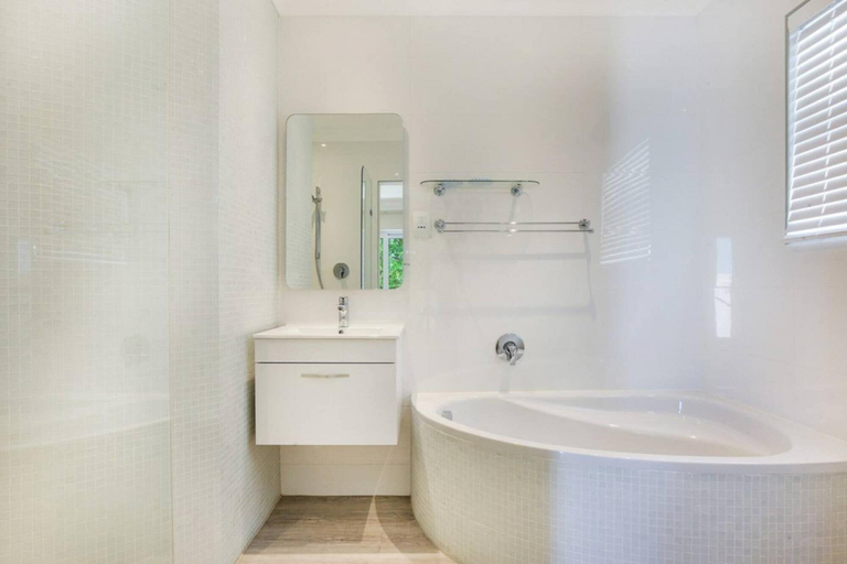 Bathroom 4, Stylish 2 Bedroom Apartment in Camps Bay Asilvertide, City of Cape Town