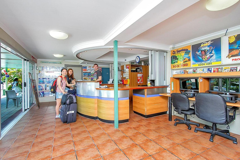 Public Area 3, Caravella Backpackers, Cairns