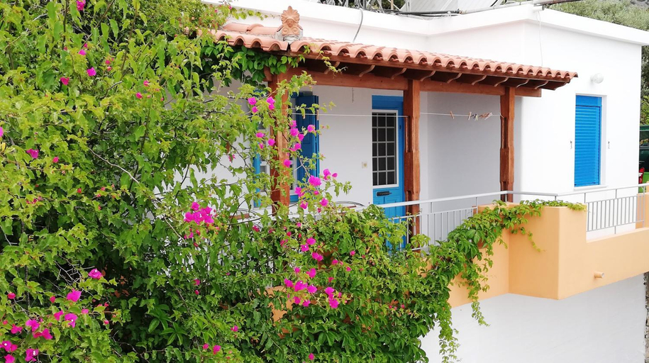 Others 4, Apartments Jota, North Aegean