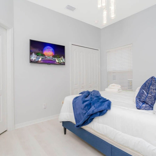 Room 3, 150 Stunning 4BD Perfect for Your Vacation, Polk
