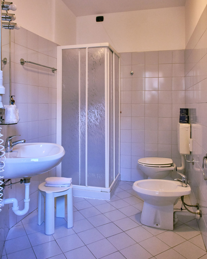 Bathroom 5, Hotel Bello by Ostello Bello, Savona