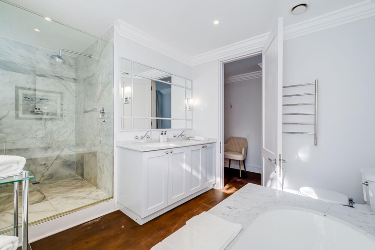 Bathroom 3, Gorgeous Apartment in Secure Block w Sea Views Caliche, City of Cape Town