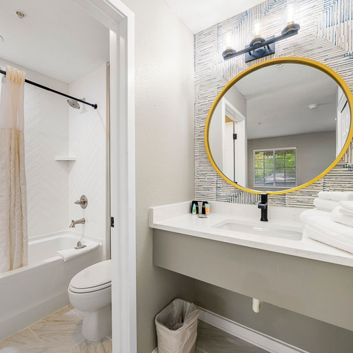 Bathroom 2, Chic Condo Retreat in Central Buckhead Atlanta, Atlanta