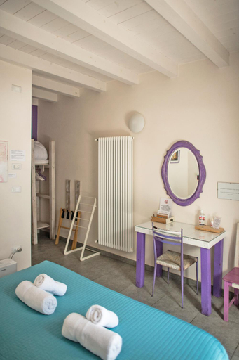 Bedroom 2, Agriturismo Beatilla, Mantua