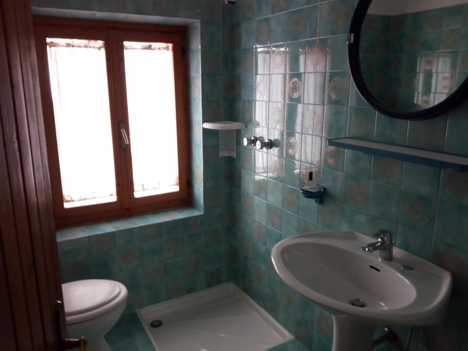 Bathroom 5, Albergo Al Pino, Vicenza