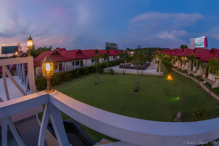 Exterior & Views 7