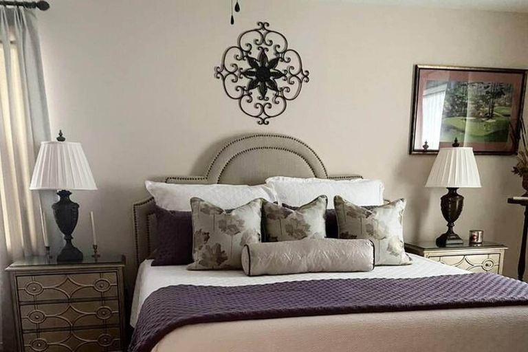 Room 2, Elegant Crofton Ranch, Richmond