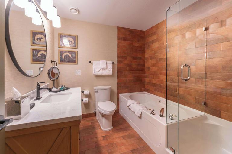Bathroom 5, Prestige Harbourfront Resort, WorldHotels Luxury, Columbia-Shuswap