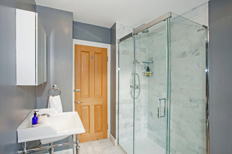 Bathroom 3, Marylebone Luxury 2-bed Duplex With Terrace, London