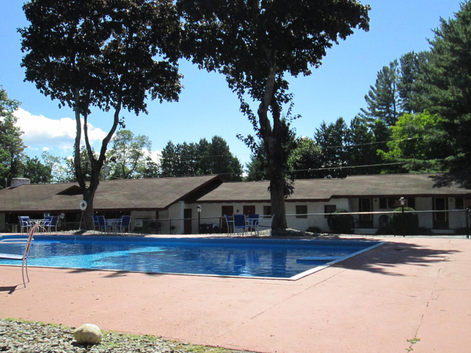 Others 3, Olympian Resort Motel, Warren