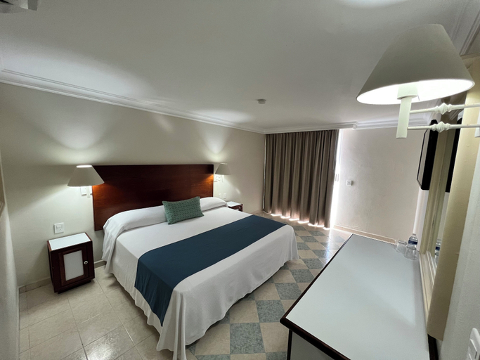 Bedroom 4, Hotel Sands Arenas, Mazatlán