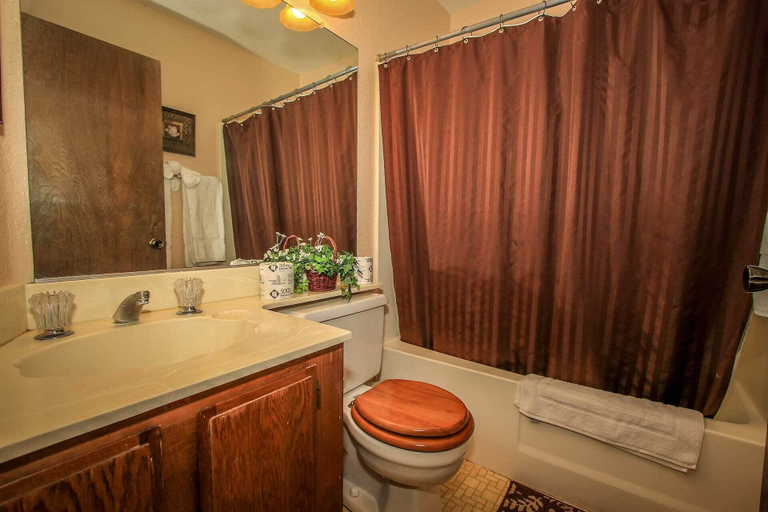 Bathroom 4, Boulder Creek #1412, San Bernardino