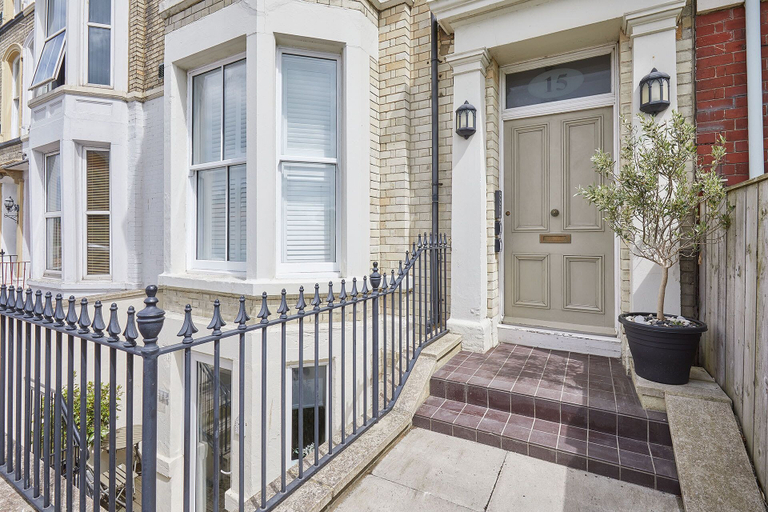 Exterior & Views, Host Stay Apartment 2 15 Prospect Hill, North Yorkshire