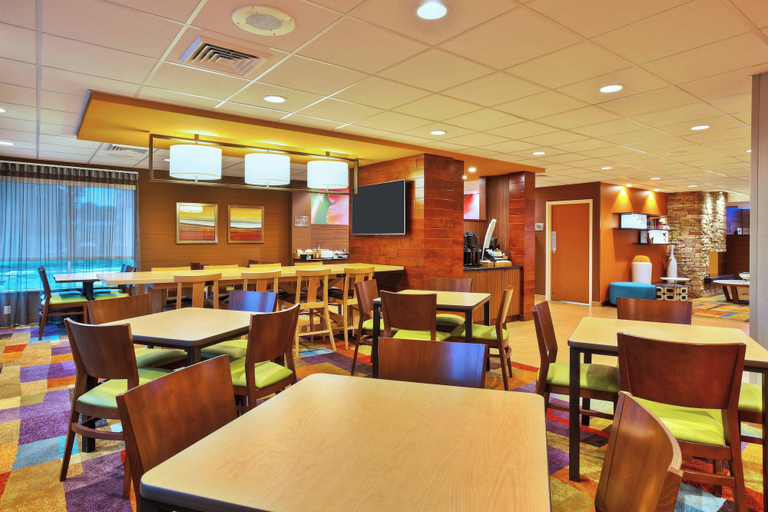 Food & Drinks 4, Fairfield Inn & Suites by Marriott Madison West/Middleton, Dane