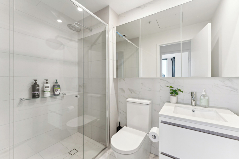 Bathroom 3, Mega Style Apartments Kings Domain, Melbourne