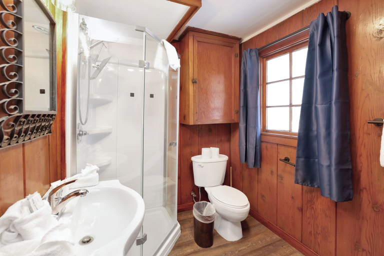Bathroom 3, Lakeview #104, San Bernardino