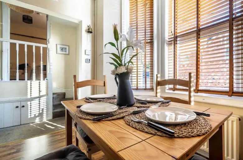 Private kitchen 4, The Boat House Sleeps 4 Pet Friendly, Devon