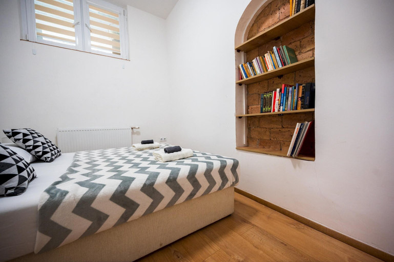 Bedroom 4, Spacious and Bright 2bdr Apartment in the Old Town, Sarajevo