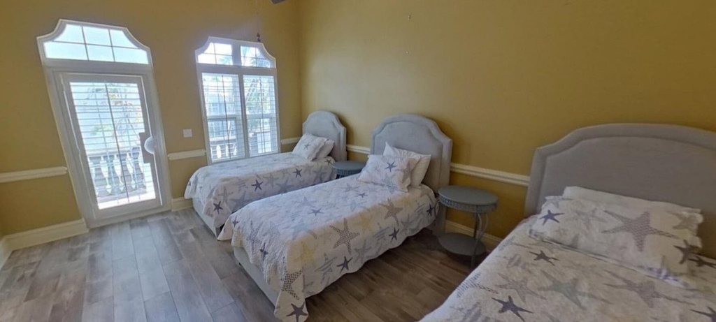 Room 4, Latitude Adjustment in Fort Myers Beach, Lee